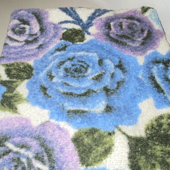 Vintage 1980s Floral White Blue Purple Towel 41 x 23.5 in - Picture 6 of 8